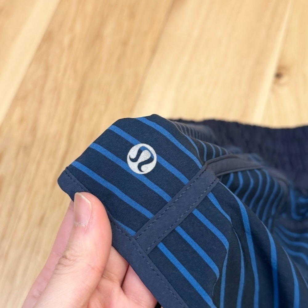Lululemon Women’s Tracker Short II *4-way Stretch - Picture 4 of 7